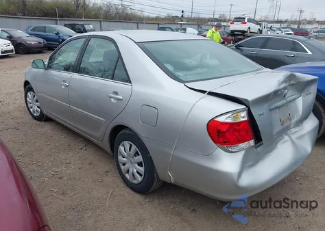 2006 Toyota Camry Le z USA, uszkodzony, nr VIN 4T1BE32K36U115943